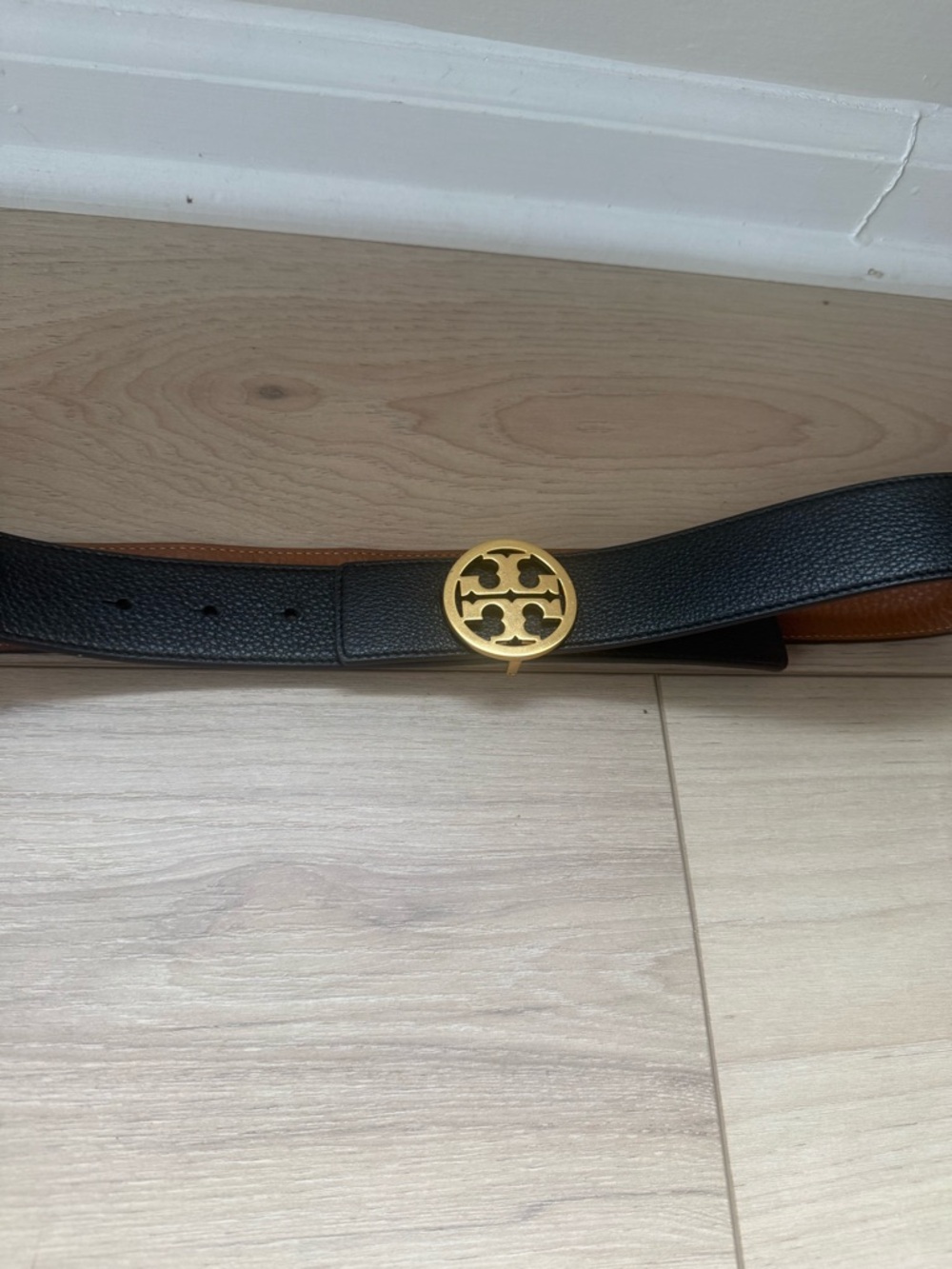 Tory Burch Black and Brown Leather Belt with Gold Logo Buckle size Large - Picture 3 of 3